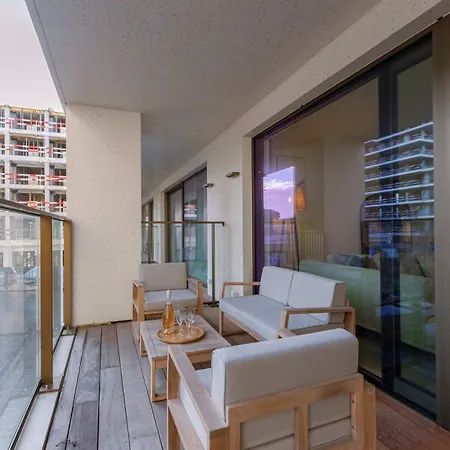 Semesterbostad Huswell - Bright In Sky Garden With Terrace *